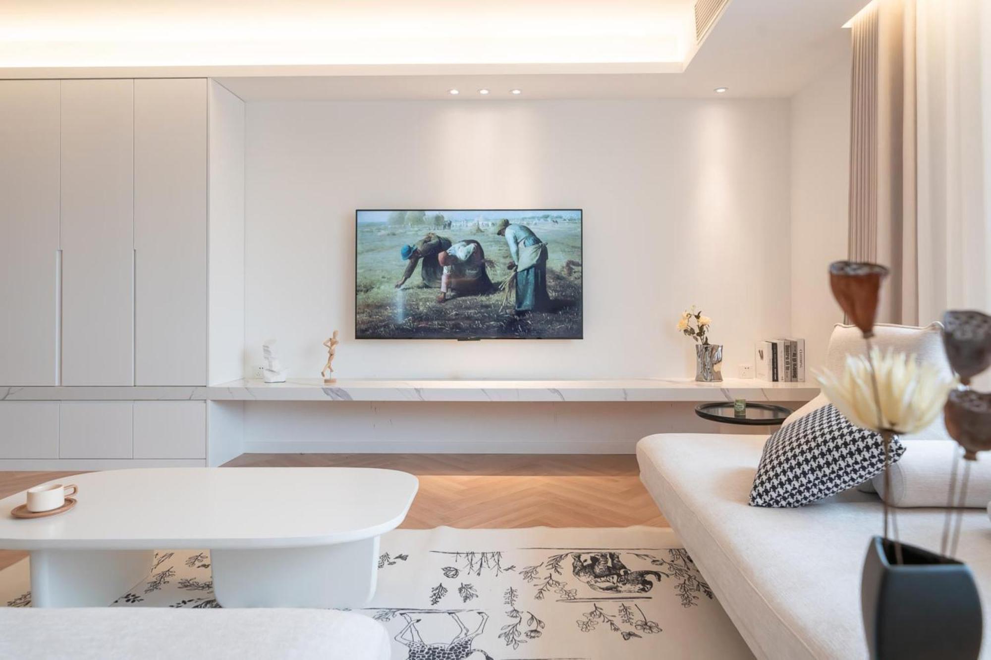 Apartment Pure Home-luxurious Grand Penthouse In Core,large Area,close To Yu Garden The Bund People Square Commanding Panoramic Night Of The Pearl Tower,enjoying The Stunning Views Of The Bund *